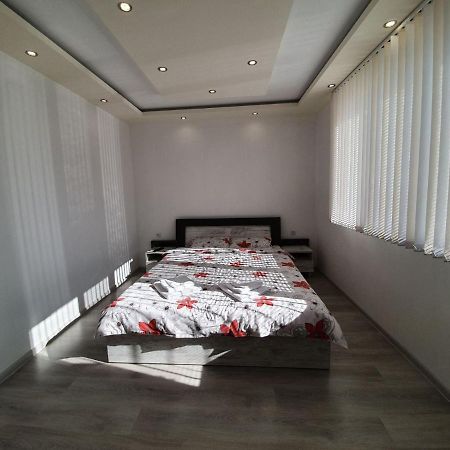 Д И В 2 - D & V 2 Apartment Sandanski Exterior foto